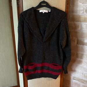 Perry Ellis Portfolio 100% Shetland wool sailor inspired V-Neck striped Sweater